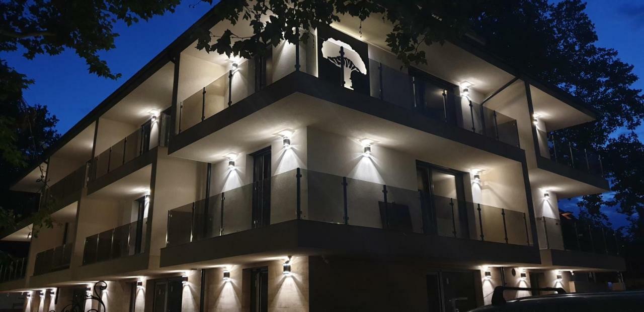 Baobab Suites Шиофок Экстерьер фото