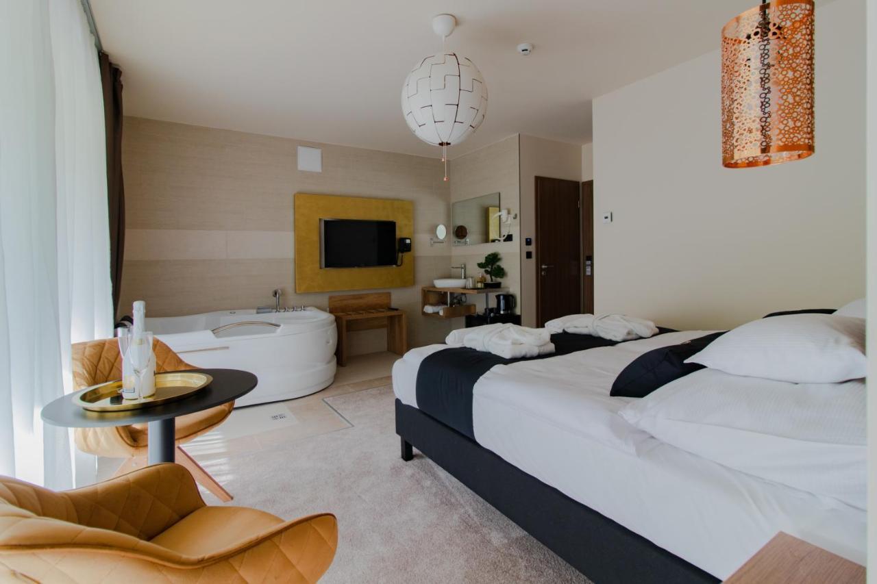 Baobab Suites Шиофок Экстерьер фото